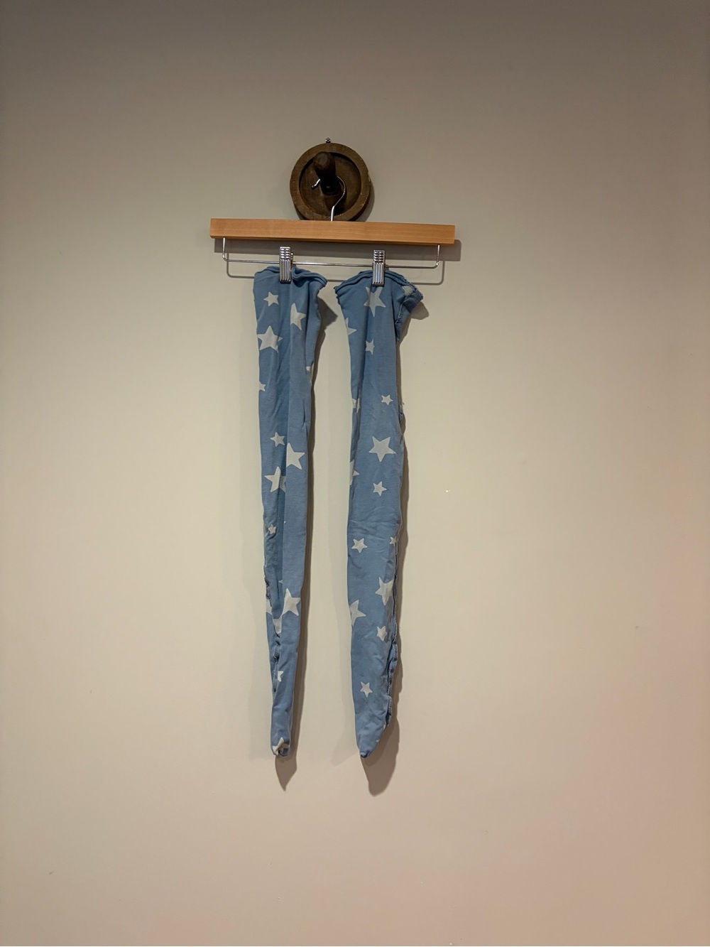 Magnolia Pearl Light Blue Star thigh high socks